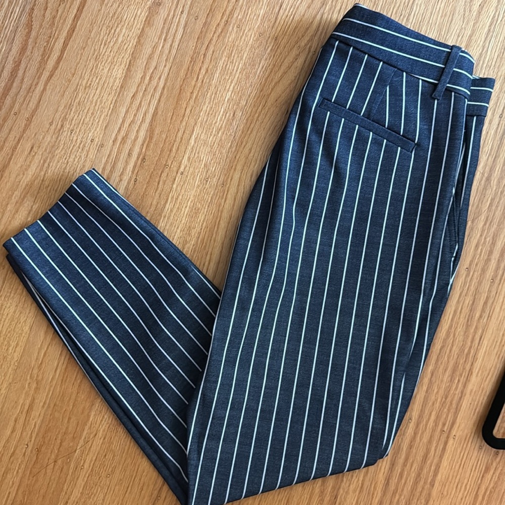 Signature Skinny Ankle Pant (GAP)